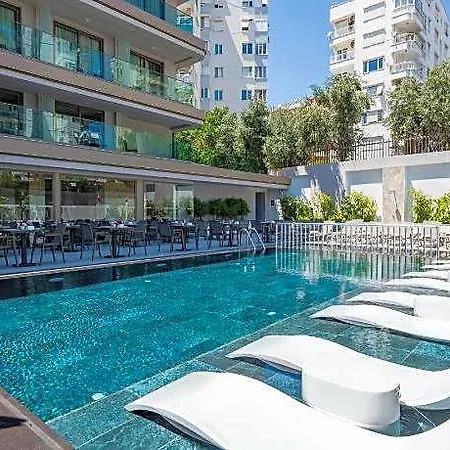 Hotel Lara Eyfel 2*