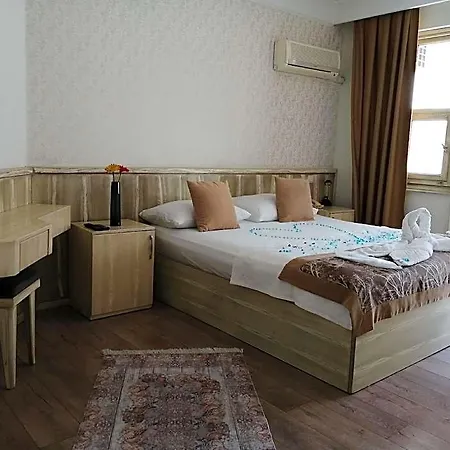 Otel Lara Eyfel 2*