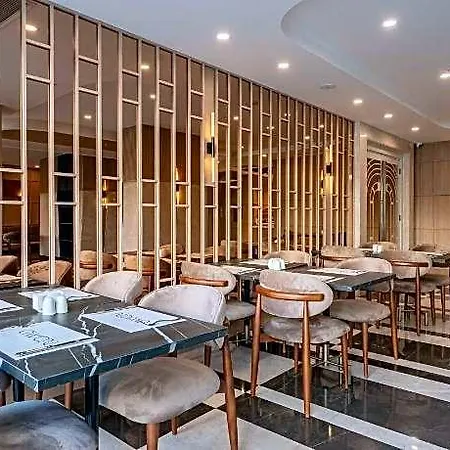 Otel Lara Eyfel 2*