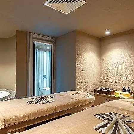 Otel Lara Eyfel 2*
